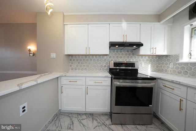 291 JACKSON AVE, Lansdowne, PA 19050