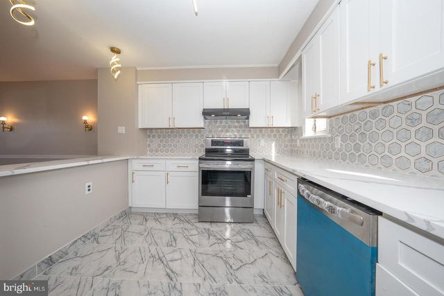 291 JACKSON AVE, Lansdowne, PA 19050