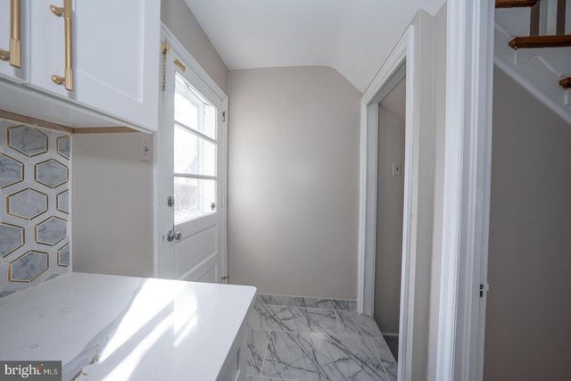 291 JACKSON AVE, Lansdowne, PA 19050