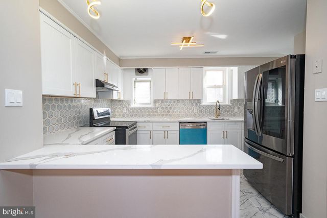 291 JACKSON AVE, Lansdowne, PA 19050