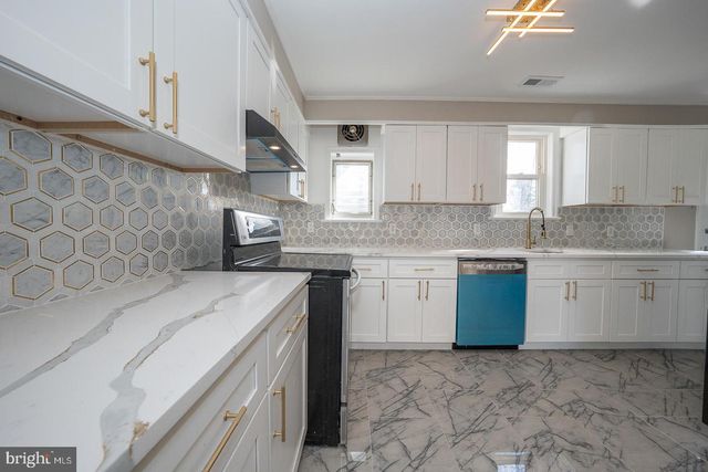 291 JACKSON AVE, Lansdowne, PA 19050