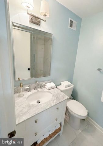 3130 BARNARD CT, Fairfax, VA 22031