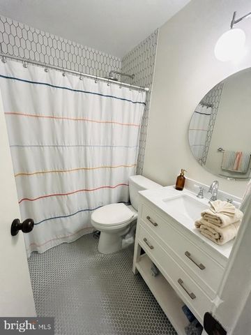3130 BARNARD CT, Fairfax, VA 22031