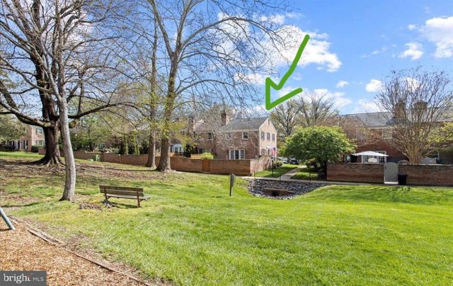 3130 BARNARD CT, Fairfax, VA 22031