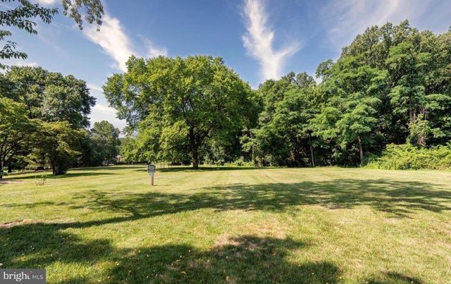 3130 BARNARD CT, Fairfax, VA 22031