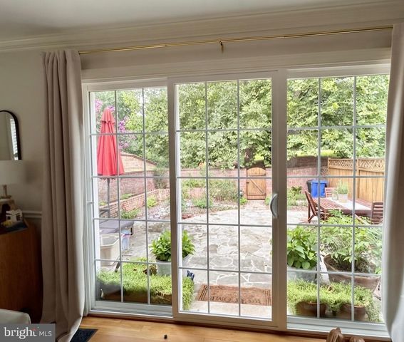 3130 BARNARD CT, Fairfax, VA 22031