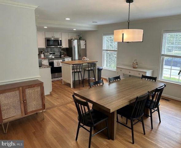 3130 BARNARD CT, Fairfax, VA 22031