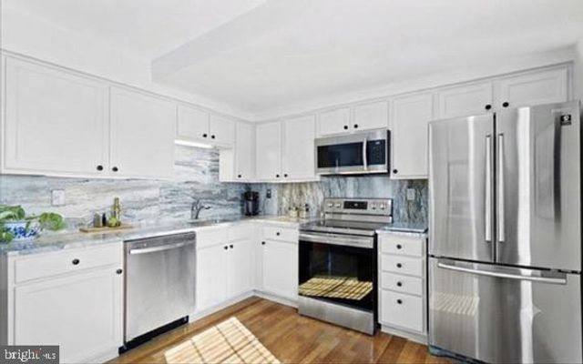 3130 BARNARD CT, Fairfax, VA 22031
