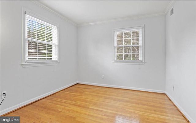 3130 BARNARD CT, Fairfax, VA 22031