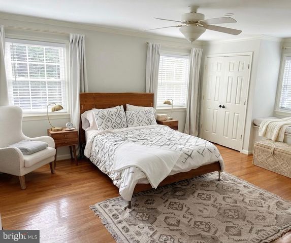 3130 BARNARD CT, Fairfax, VA 22031
