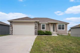 705 Poplar Circle, Belton, MO 64012