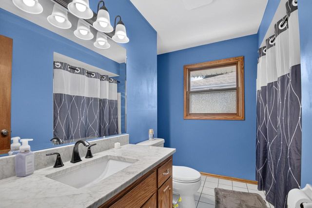 7911 32nd AVENUE, Kenosha, WI 53142