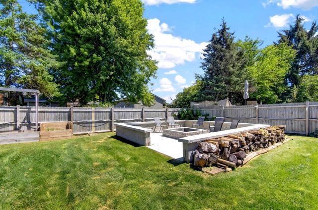 7911 32nd AVENUE, Kenosha, WI 53142