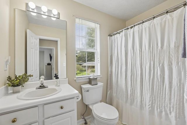 1079 Shadow Lake Drive, Lithonia, GA 30058
