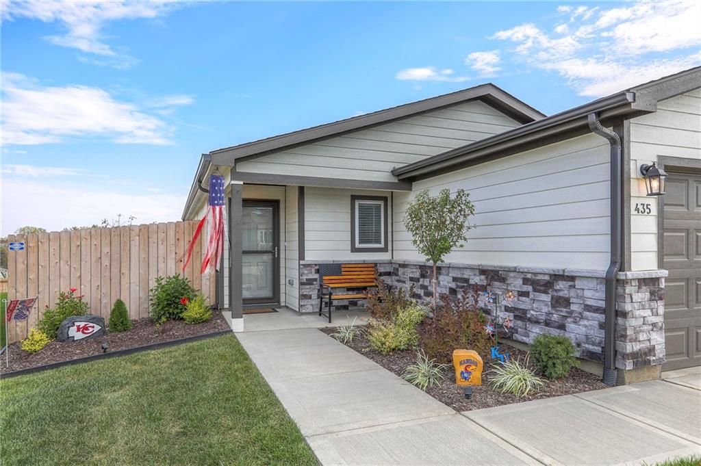 435 E Park Hill Drive, Tonganoxie, KS 66086