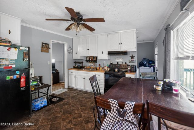 1820 Montclair Dr, Mt Sterling, KY 40353