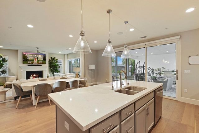 2885 Ellis Town Dr, Tracy, CA 95377