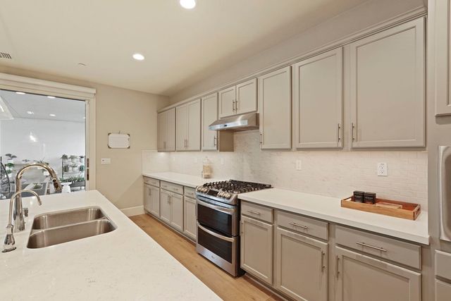 2885 Ellis Town Dr, Tracy, CA 95377