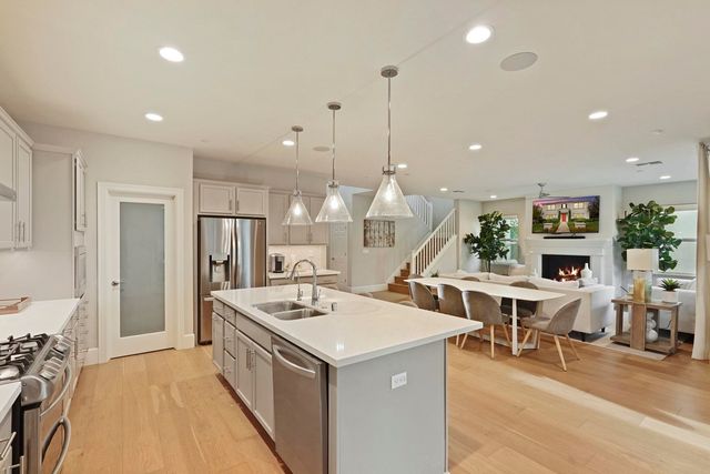 2885 Ellis Town Dr, Tracy, CA 95377