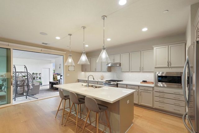 2885 Ellis Town Dr, Tracy, CA 95377