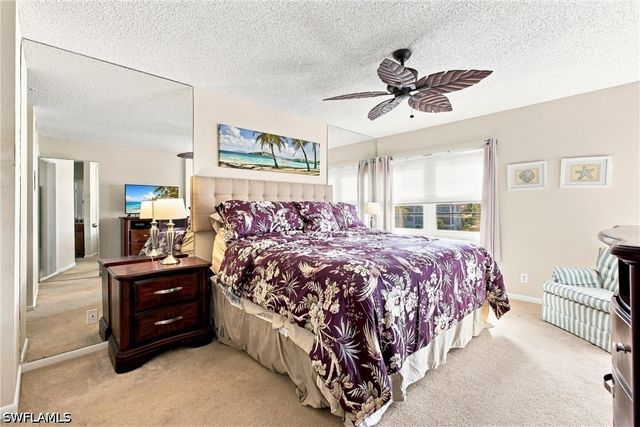 1087 Forest Lakes DR 302, Naples, FL 34105