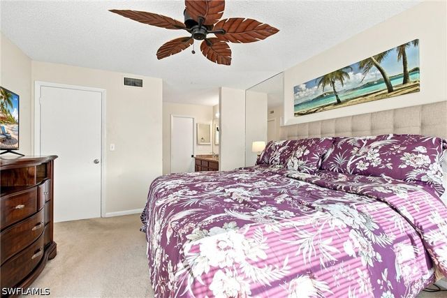 1087 Forest Lakes DR 302, Naples, FL 34105