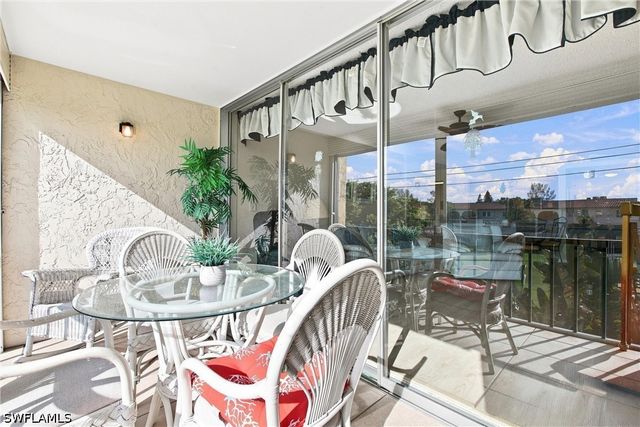 1087 Forest Lakes DR 302, Naples, FL 34105