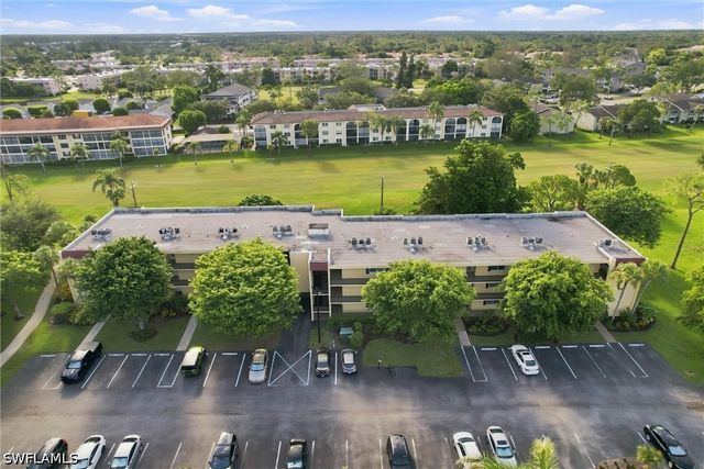 1087 Forest Lakes DR 302, Naples, FL 34105
