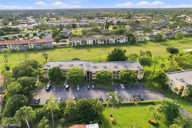1087 Forest Lakes DR 302, Naples, FL 34105