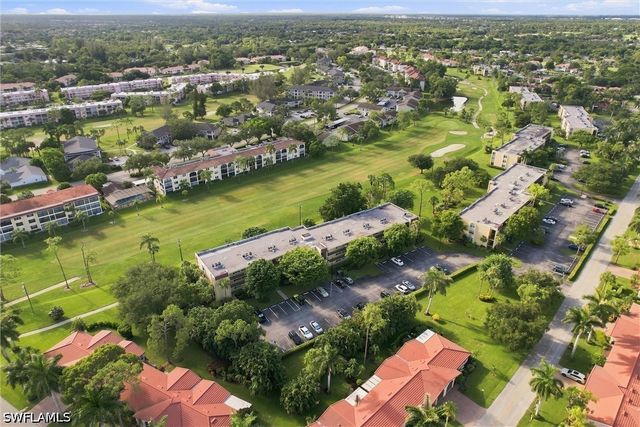 1087 Forest Lakes DR 302, Naples, FL 34105