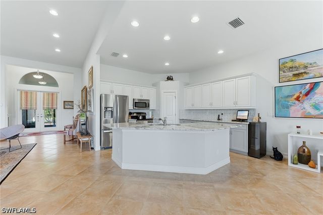 6168 Dogleg DR, Naples, FL 34113