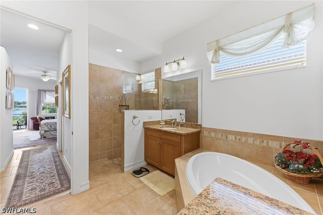 6168 Dogleg DR, Naples, FL 34113