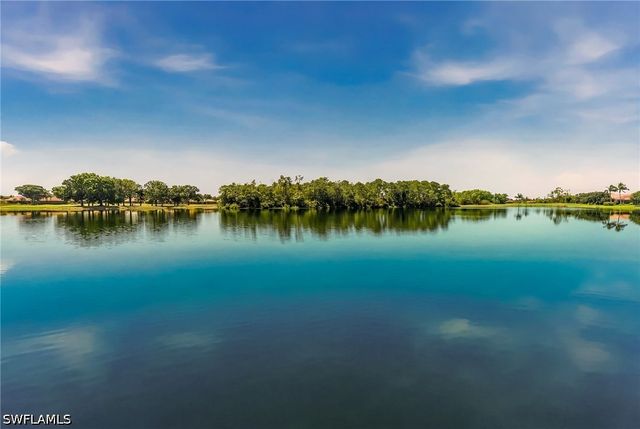 6168 Dogleg DR, Naples, FL 34113