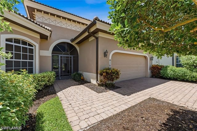 6168 Dogleg DR, Naples, FL 34113