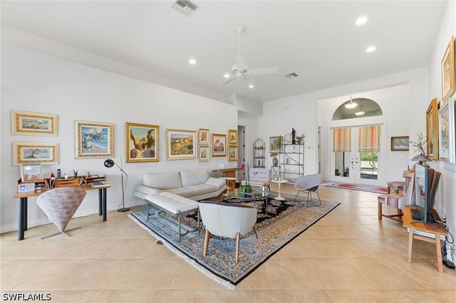6168 Dogleg DR, Naples, FL 34113