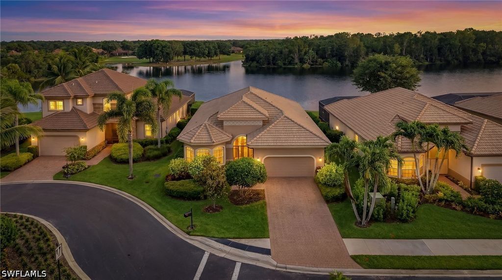 6168 Dogleg DR, Naples, FL 34113
