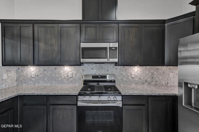 925 Raegil Street, El Paso, TX 79928