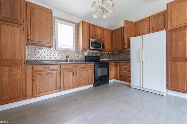 250 Pinner ST, Suffolk, VA 23434