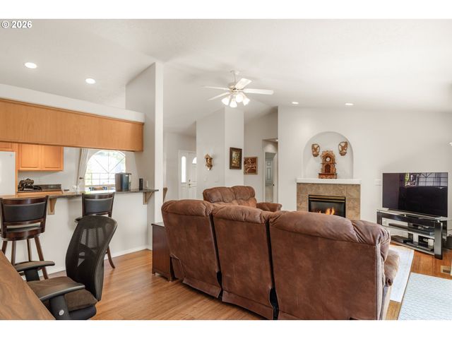 2660 Sw HUME Ct, Portland, OR 97219