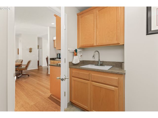 2660 Sw HUME Ct, Portland, OR 97219