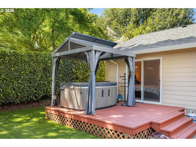 2660 Sw HUME Ct, Portland, OR 97219