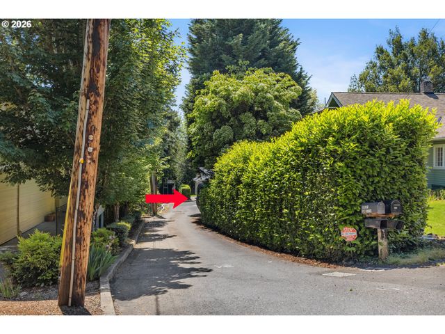 2660 Sw HUME Ct, Portland, OR 97219