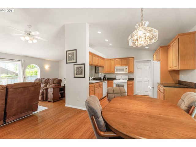 2660 Sw HUME Ct, Portland, OR 97219