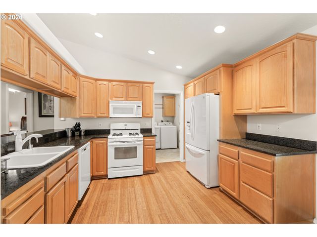 2660 Sw HUME Ct, Portland, OR 97219