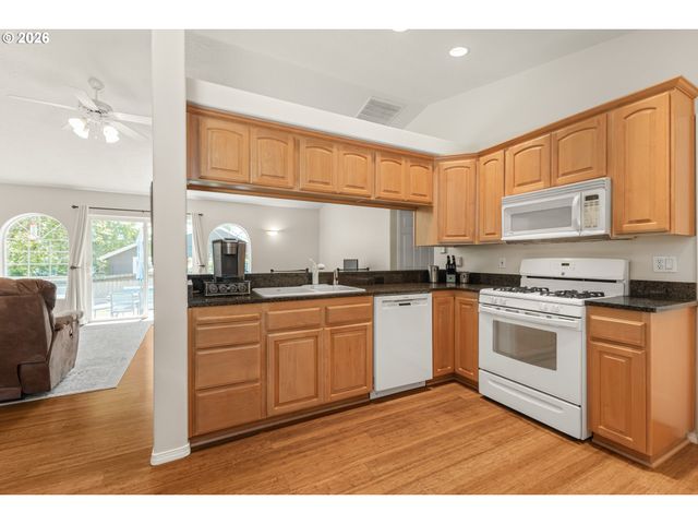 2660 Sw HUME Ct, Portland, OR 97219