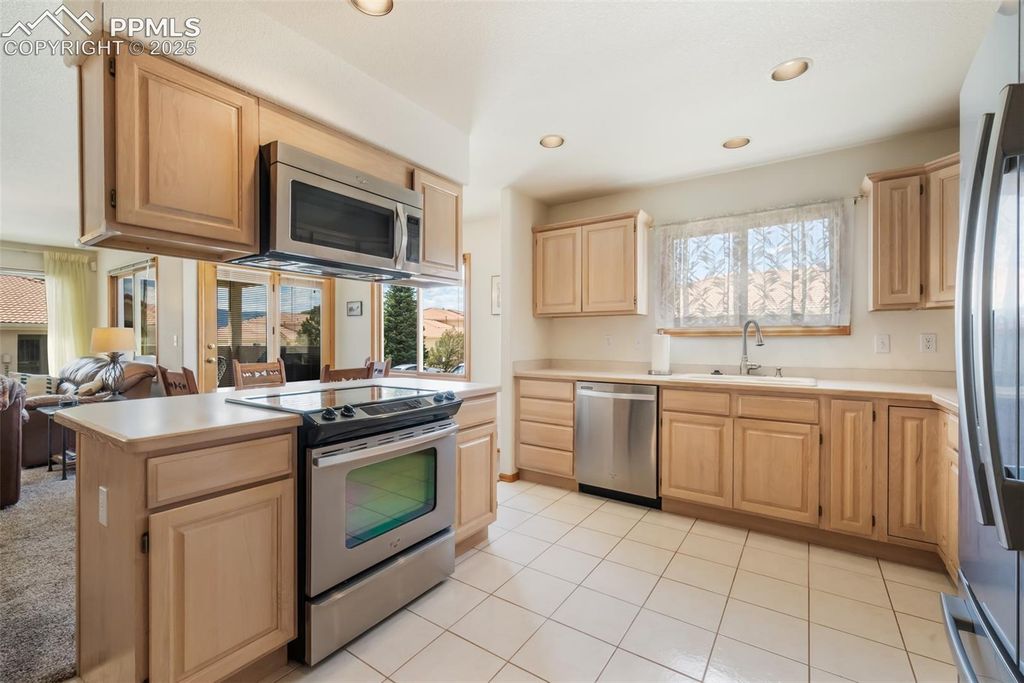 214 Luxury Lane, Colorado Springs, CO 80921 — photo 4