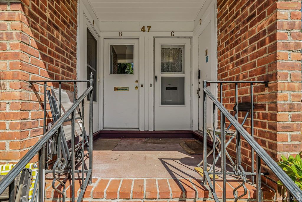 47 Carpenter Avenue C, Mount Kisco, NY 10549 — photo 2