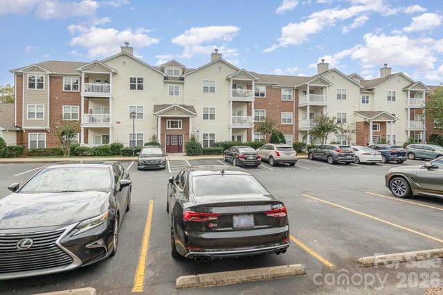 11264 Hyde Pointe Court, Charlotte, NC 28262