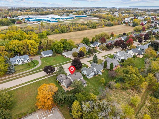 1211 PARK RIDGE AVENUE, Oshkosh, WI 54901