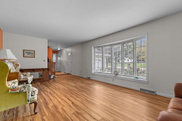 1211 PARK RIDGE AVENUE, Oshkosh, WI 54901